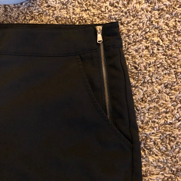 Nice black dress shorts - Picture 3 of 4